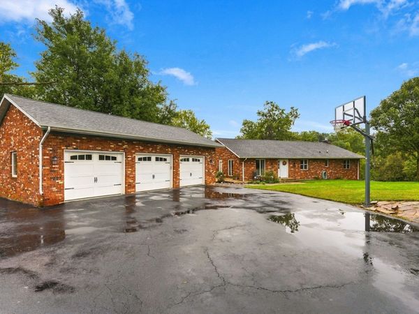 10001 35th Street , Rock Island, IL 61201