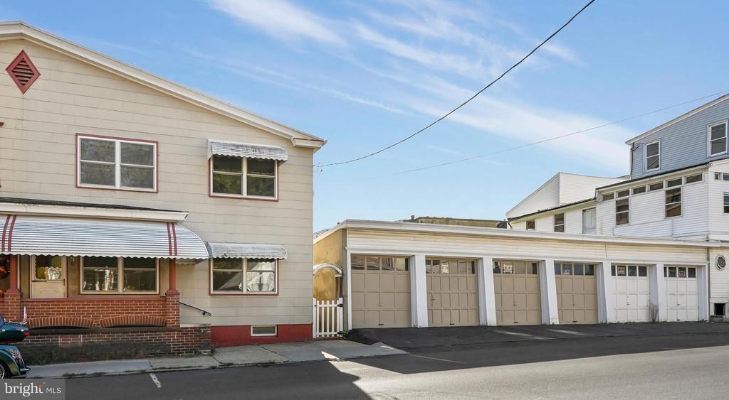17 N 4TH STREET , MINERSVILLE, PA 17954