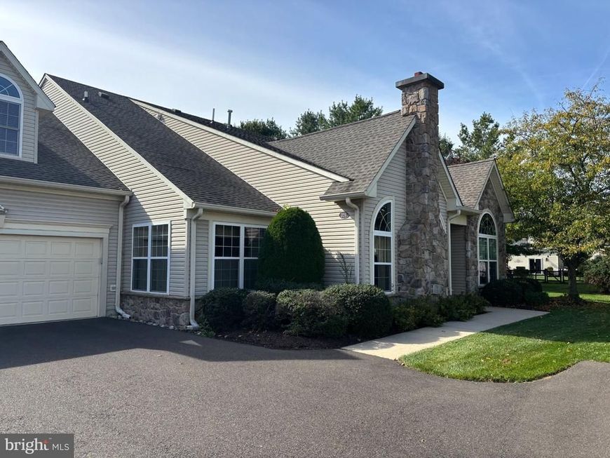 326 Shady Brook Drive, Unit 195, Langhorne, PA 19047 Main Photo