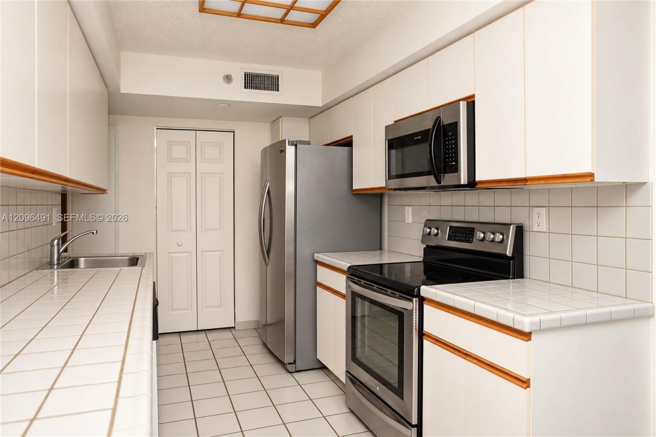 3500 Mystic Pointe Dr , Unit 1503, Aventura, FL 33180 Photo
