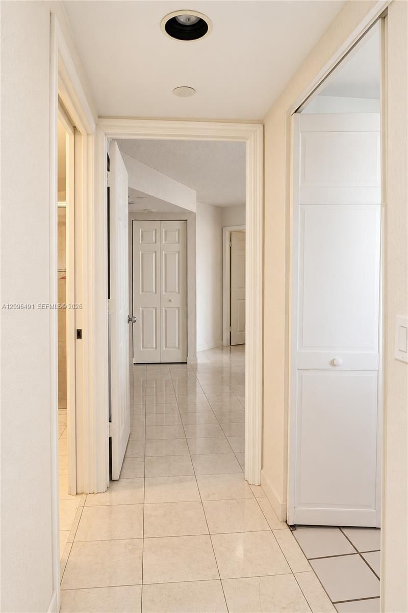 3500 Mystic Pointe Dr , Unit 1503, Aventura, FL 33180 Photo
