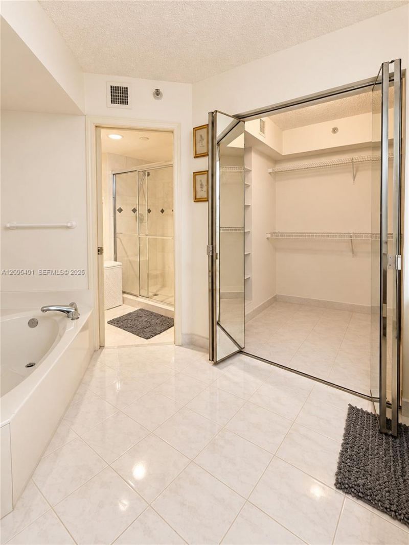 3500 Mystic Pointe Dr , Unit 1503, Aventura, FL 33180 Photo