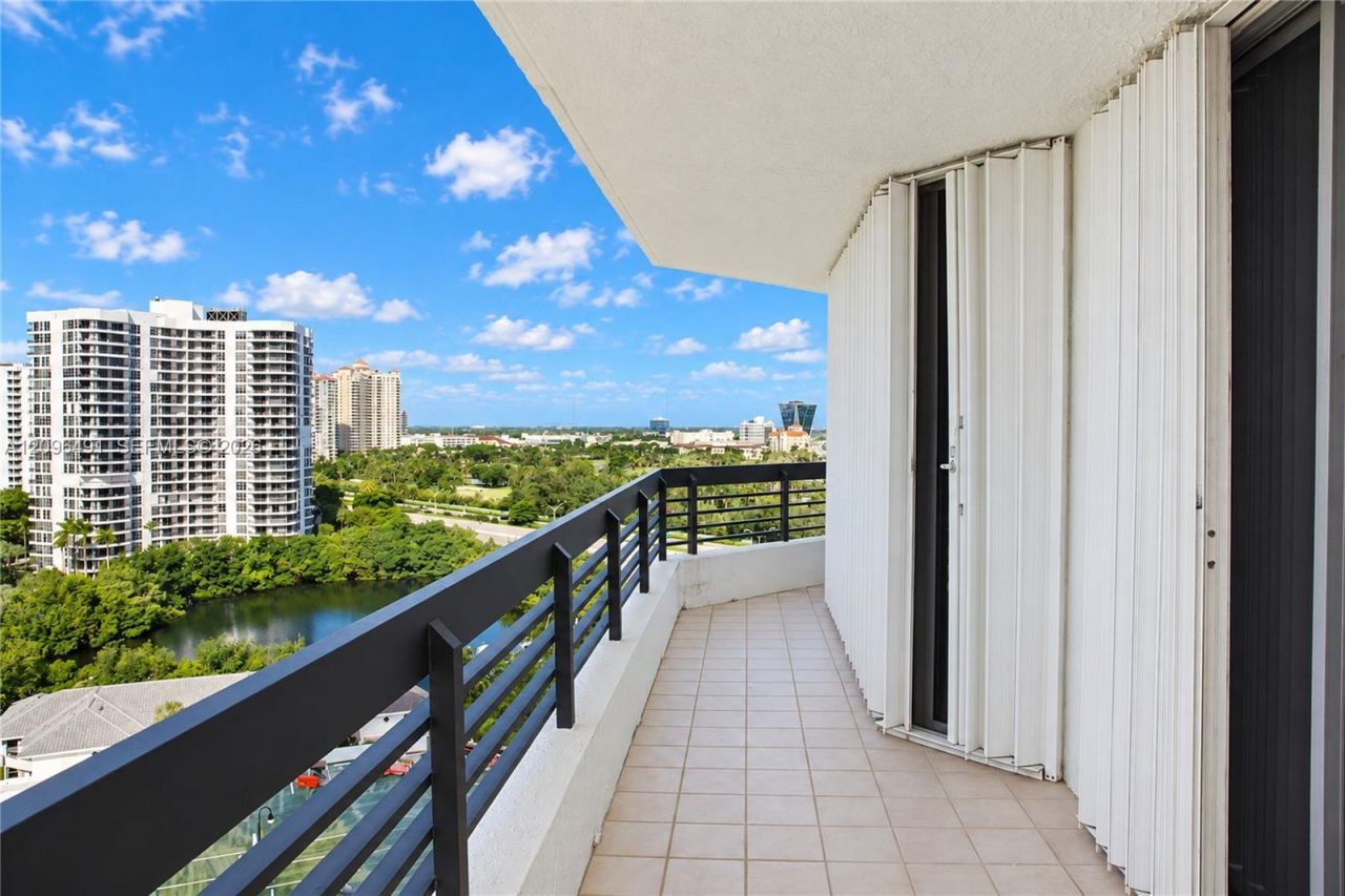 3500 Mystic Pointe Dr , Unit 1503, Aventura, FL 33180 Photo