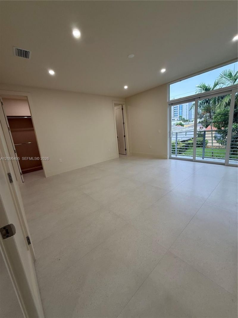 3240 SW 20th St , Miami, FL 33145 Photo