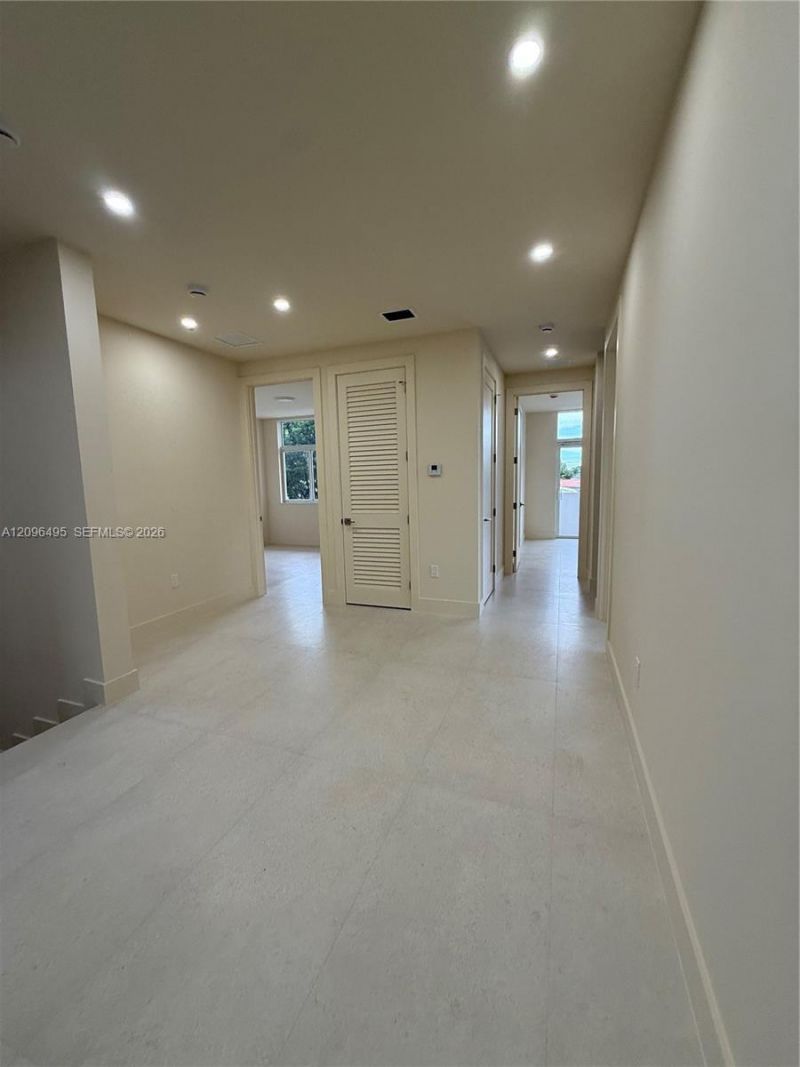 3240 SW 20th St , Miami, FL 33145 Photo