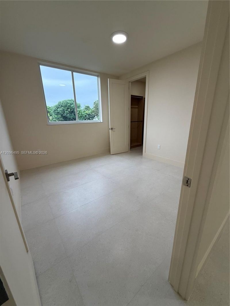3240 SW 20th St , Miami, FL 33145 Photo