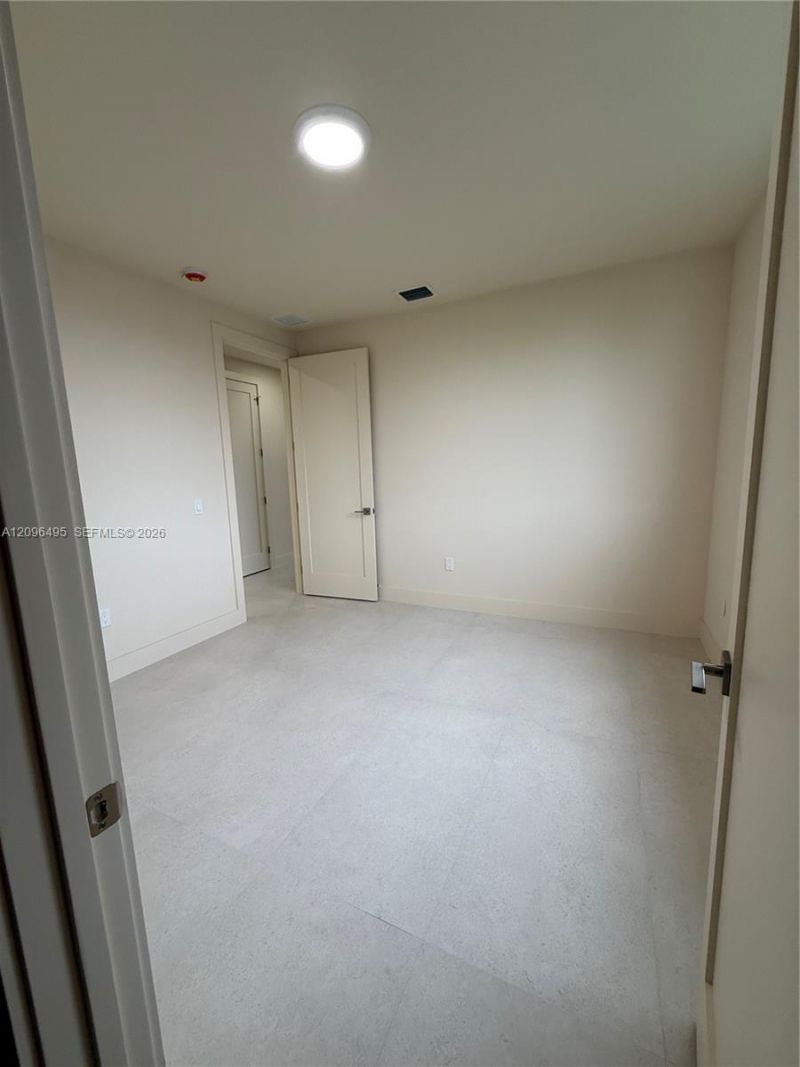 3240 SW 20th St , Miami, FL 33145 Photo