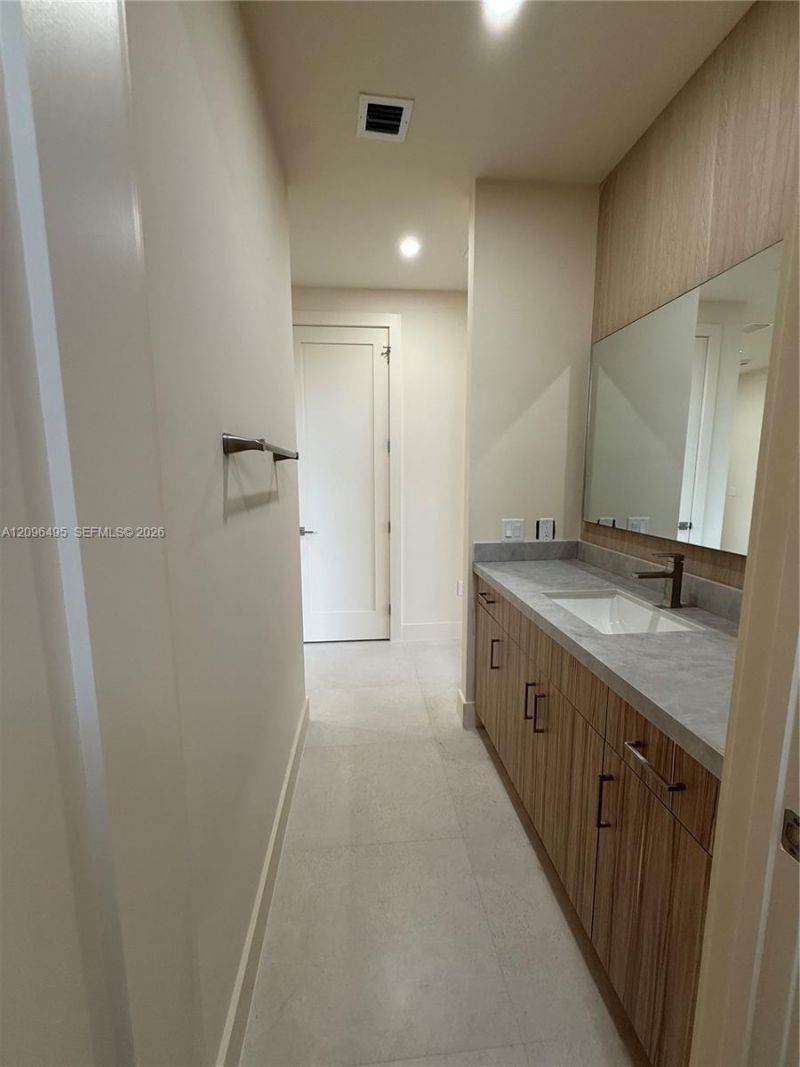 3240 SW 20th St , Miami, FL 33145 Photo