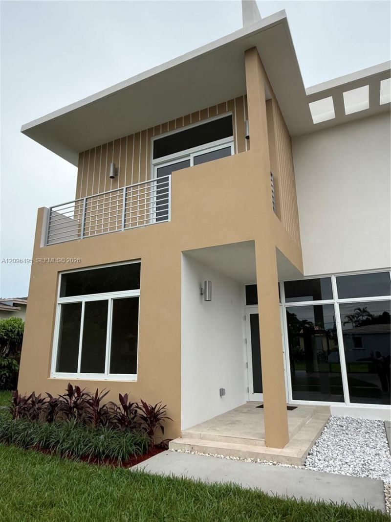 3240 SW 20th St , Miami, FL 33145 Photo