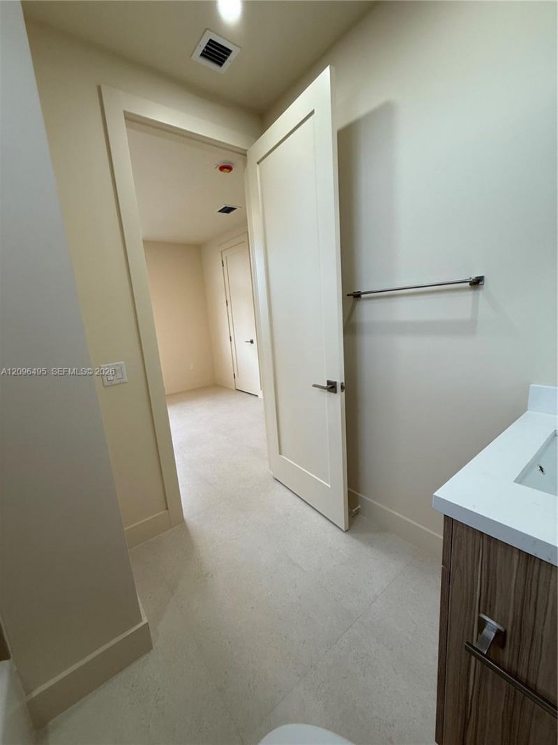 3240 SW 20th St , Miami, FL 33145 Photo