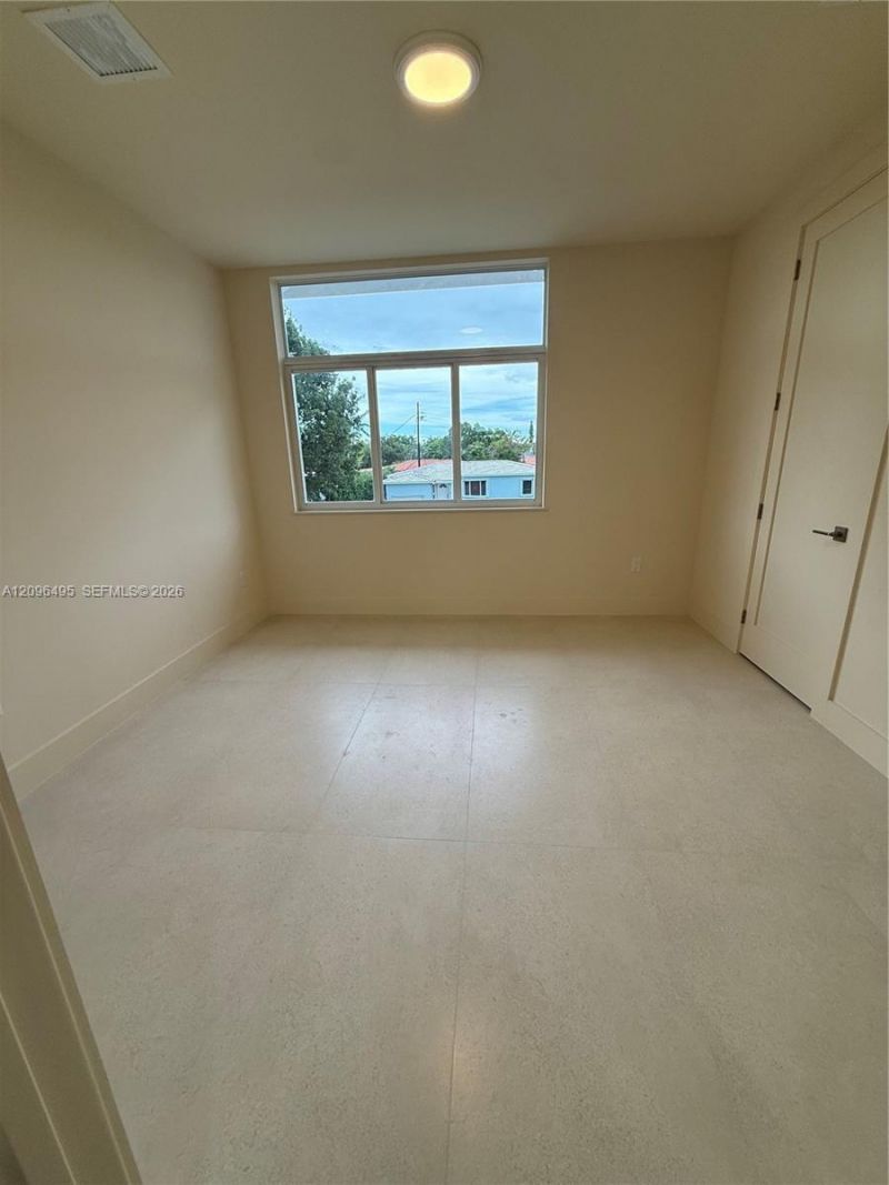 3240 SW 20th St , Miami, FL 33145 Photo