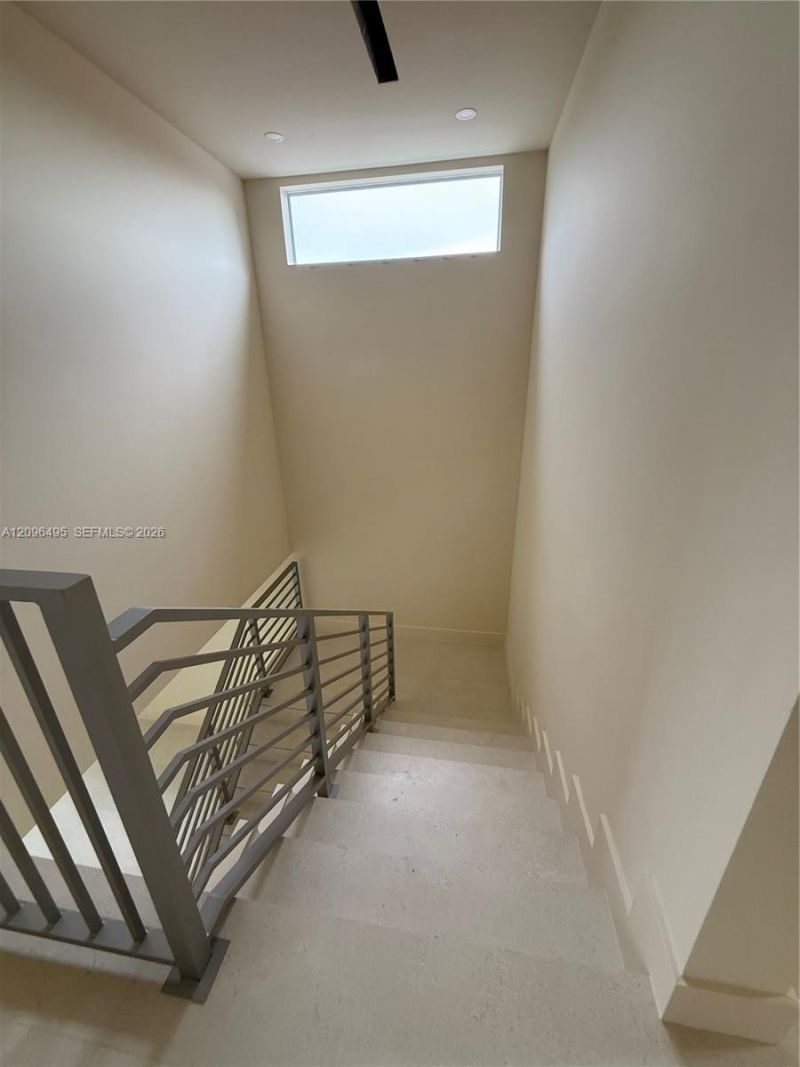 3240 SW 20th St , Miami, FL 33145 Photo