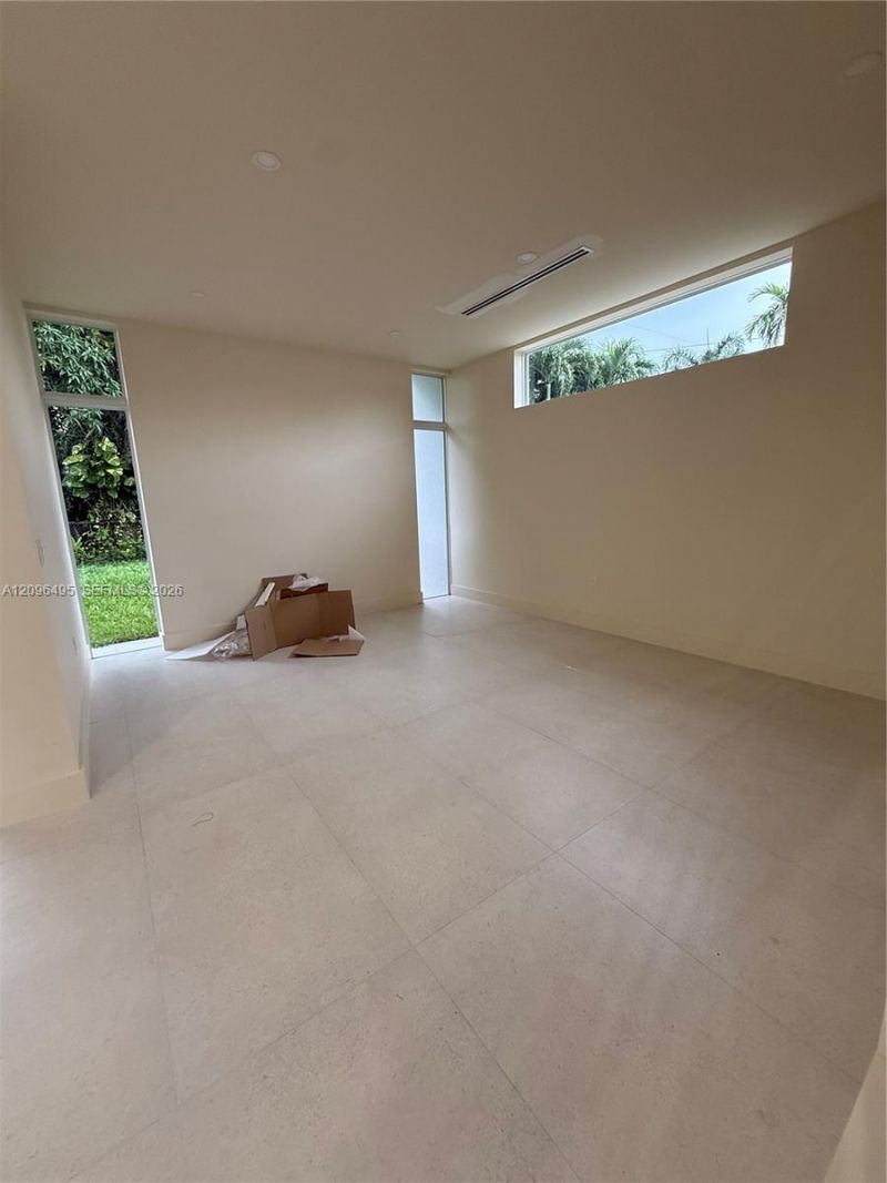 3240 SW 20th St , Miami, FL 33145 Photo
