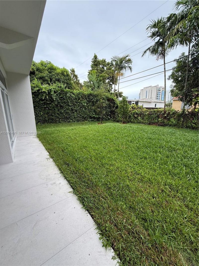 3240 SW 20th St , Miami, FL 33145 Photo