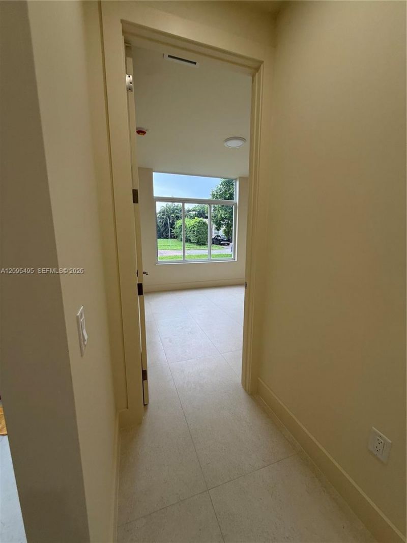 3240 SW 20th St , Miami, FL 33145 Photo