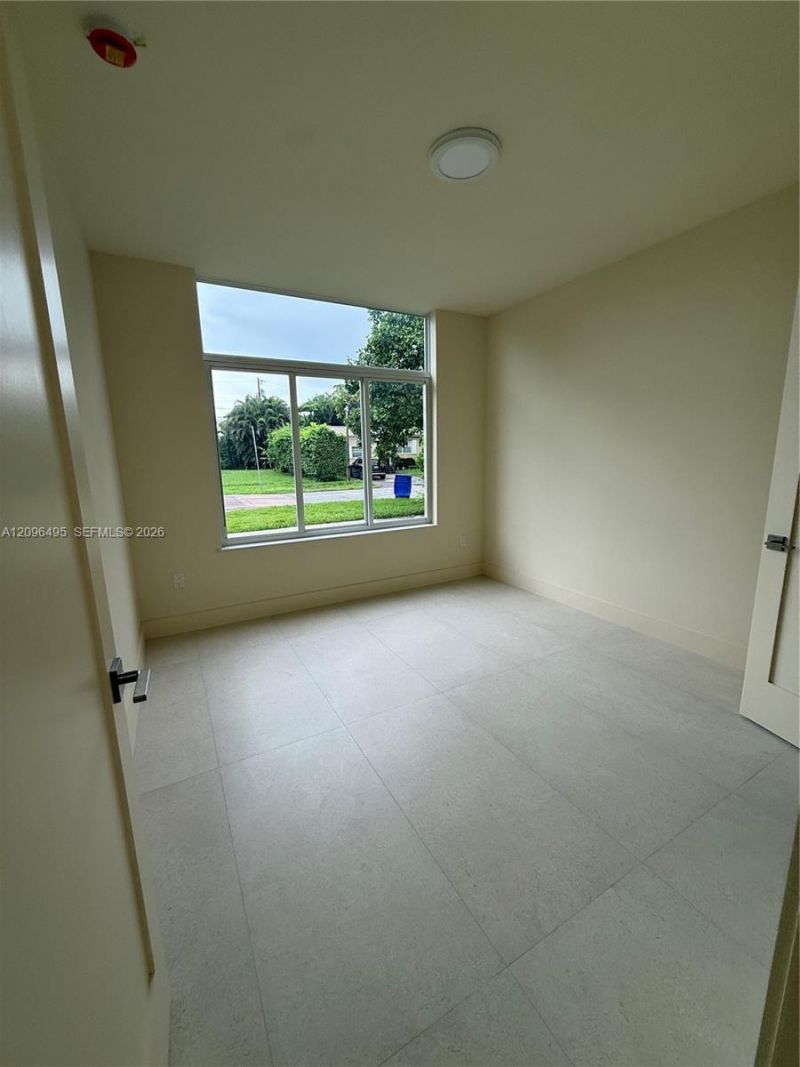 3240 SW 20th St , Miami, FL 33145 Photo