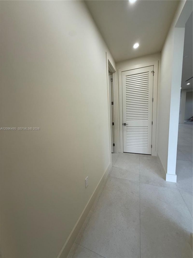 3240 SW 20th St , Miami, FL 33145 Photo