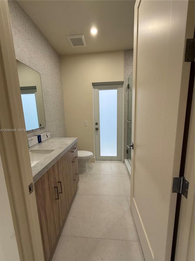 3240 SW 20th St , Miami, FL 33145 Photo