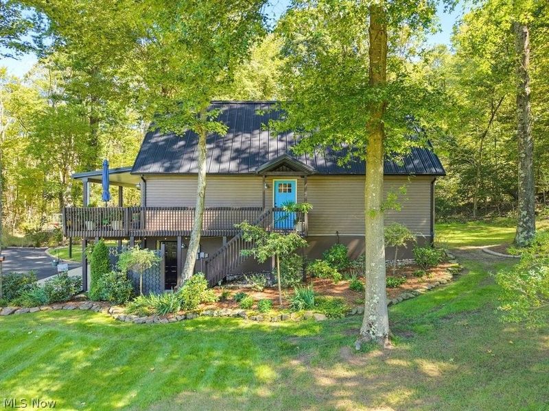 18 Blackfoot Trail, Malvern, OH 44644 Photo 3