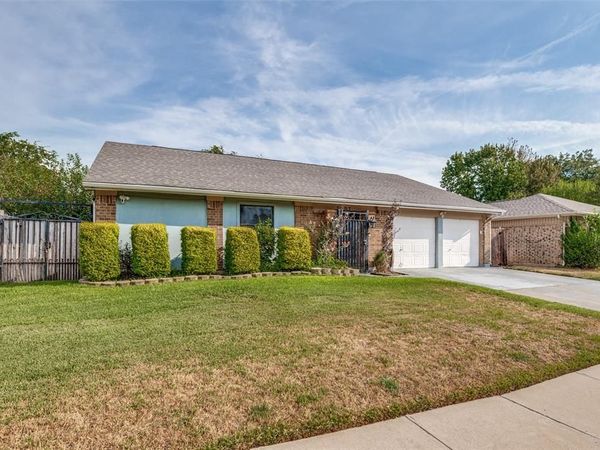 2307 Busch Drive, Arlington, TX 76014