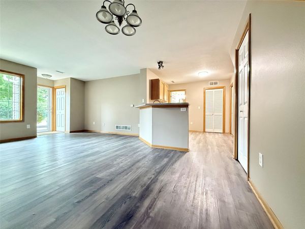 3799 Village Run Drive, Unit 903, Des Moines, IA 50317