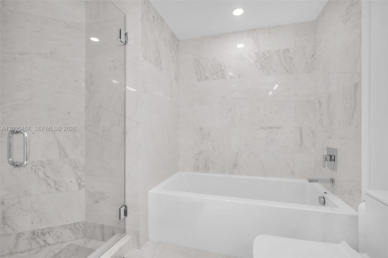 9940 W Bay Harbor Dr, Unit 5D-N, Bay Harbor Islands, FL 33154 Photo