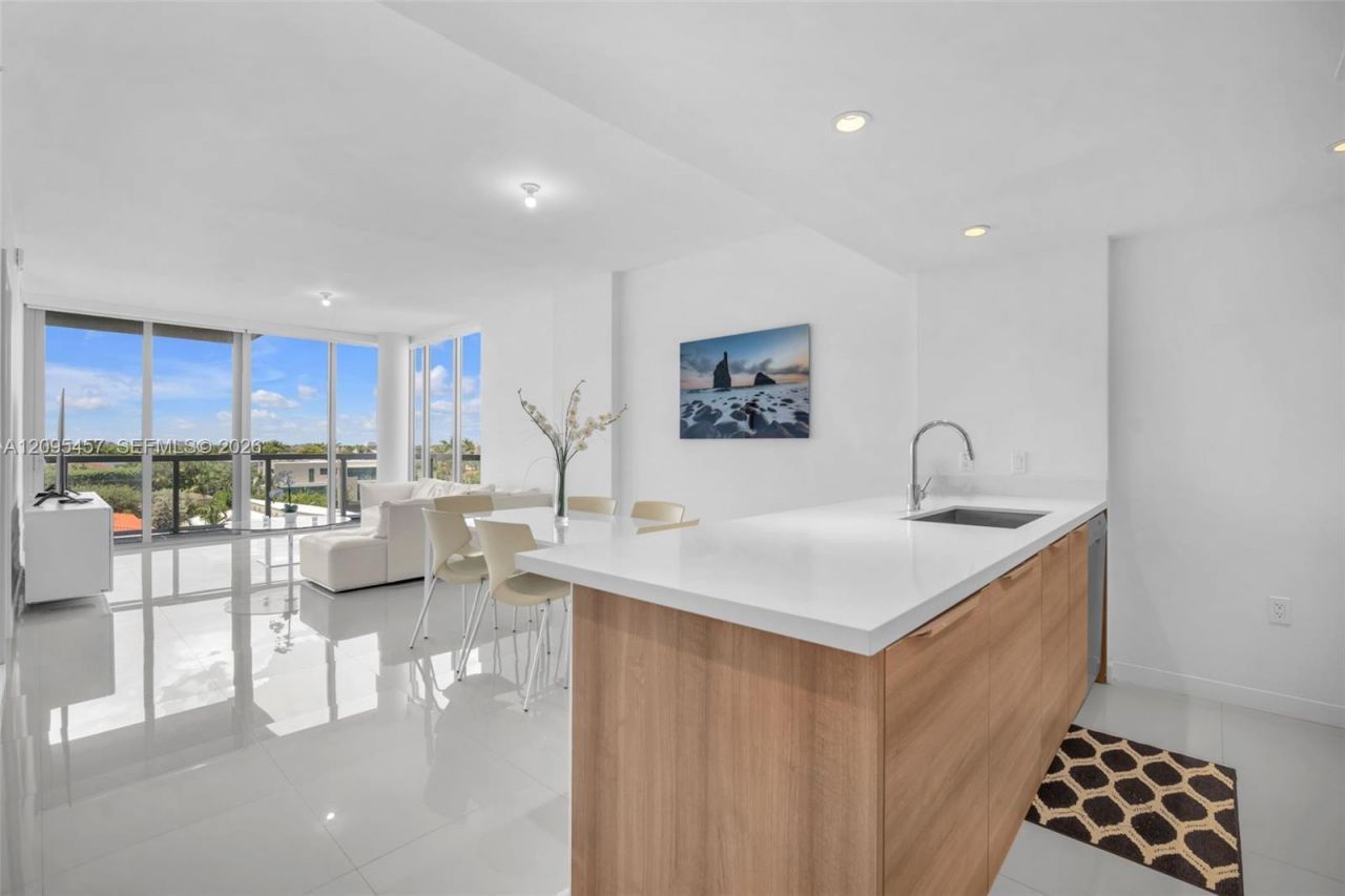 9940 W Bay Harbor Dr, Unit 5D-N, Bay Harbor Islands, FL 33154 Photo