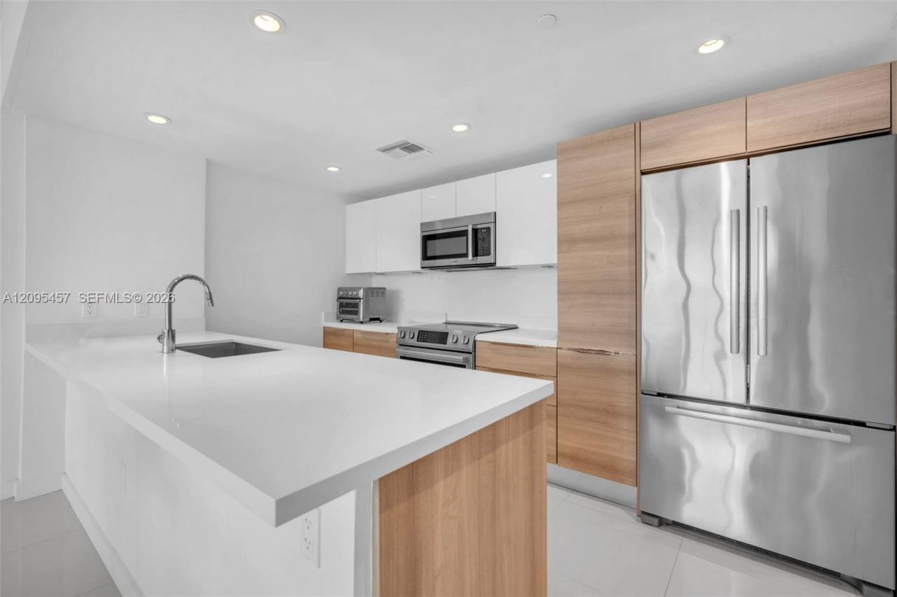 9940 W Bay Harbor Dr, Unit 5D-N, Bay Harbor Islands, FL 33154 Photo