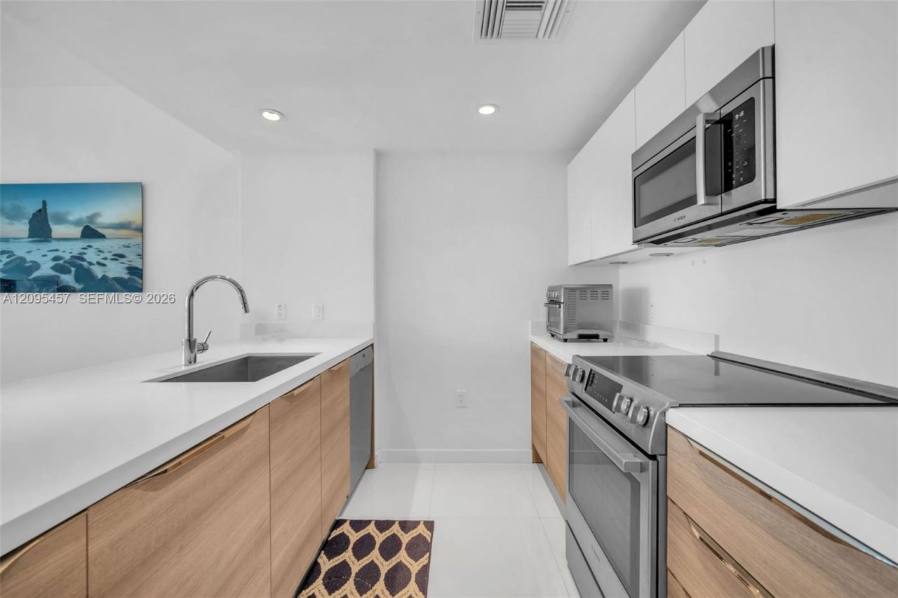 9940 W Bay Harbor Dr, Unit 5D-N, Bay Harbor Islands, FL 33154 Photo