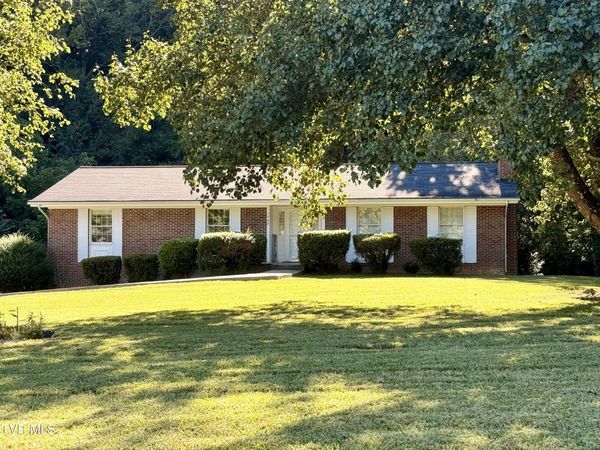 1960 Feathers Chapel Road, Blountville, TN 37617
