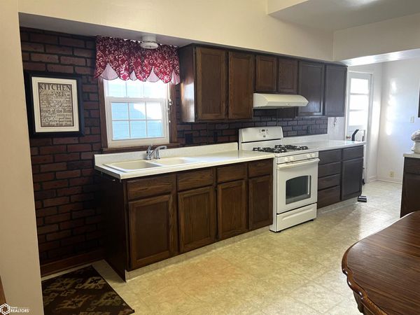 211 S State Street, Titonka, IA 50480