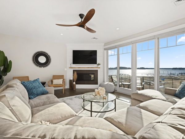 25 LITTLE BAY Drive, Unit 25, Dover, NH 03820