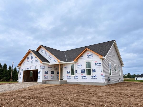302 Bayberry Ln, Grafton, WI 53024