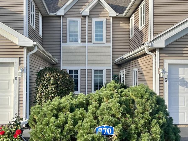 770 Bridlewood Dr, Unit 6103E, Hartford, WI 53027