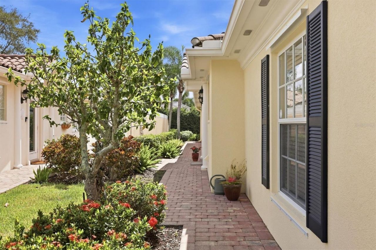 7621 Quinto Drive, Sarasota, FL 34238 Photo