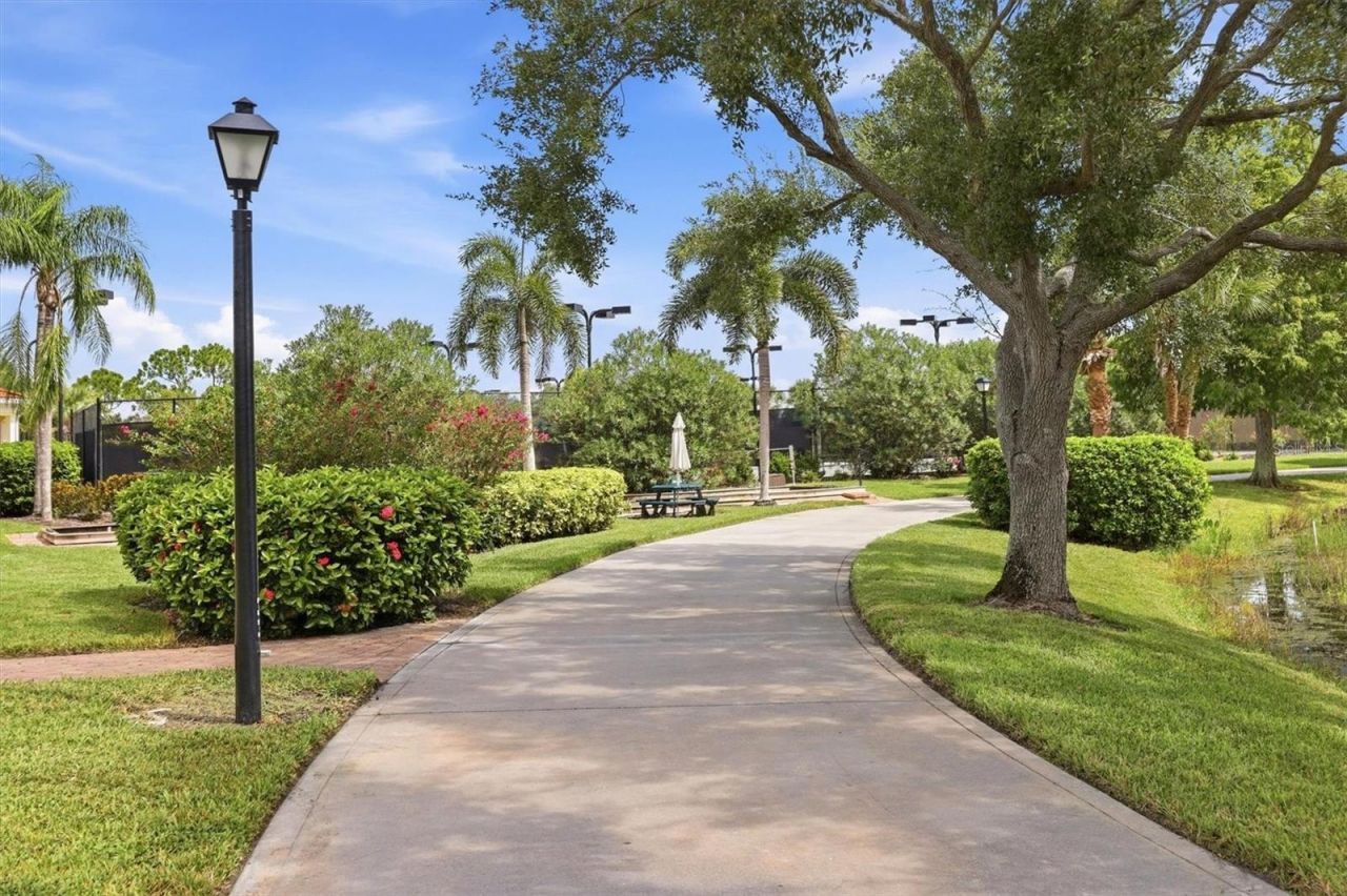 7621 Quinto Drive, Sarasota, FL 34238 Photo