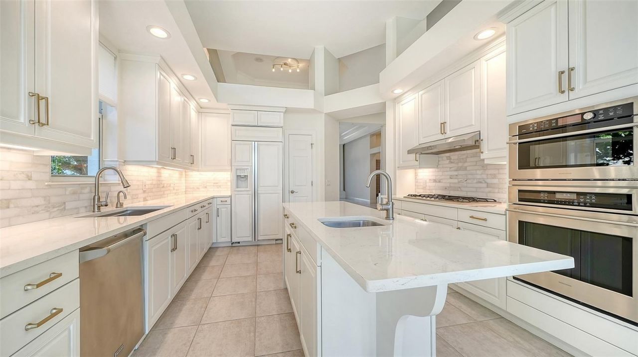 3617 Fair Oaks Place, Longboat Key, FL 34228 Photo