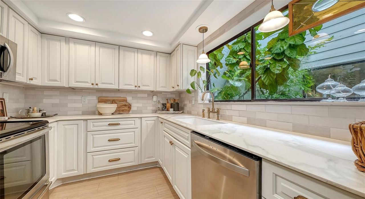 4319 Woodmans Chart, Unit 130, Sarasota, FL 34235 Photo