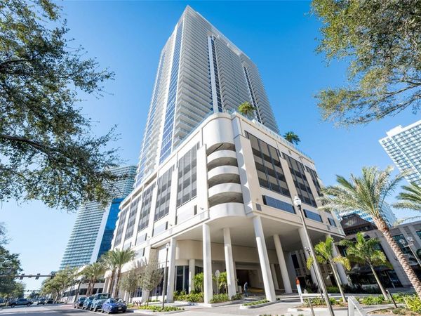 275 1ST AVENUE SOUTH , Unit 2208, ST PETERSBURG, FL 33701