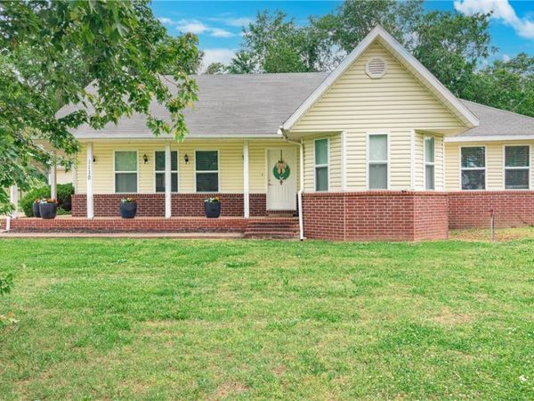 1110 Main Street , Cave Springs, AR 72718