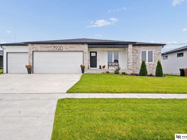7920 Patrick Avenue, Lincoln, NE 68516