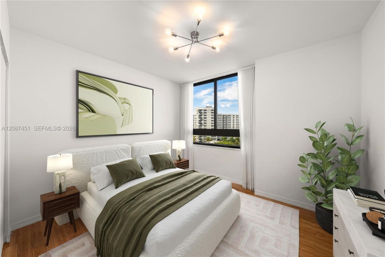 1330 West Ave , Unit 811, Miami Beach, FL 33139 Photo