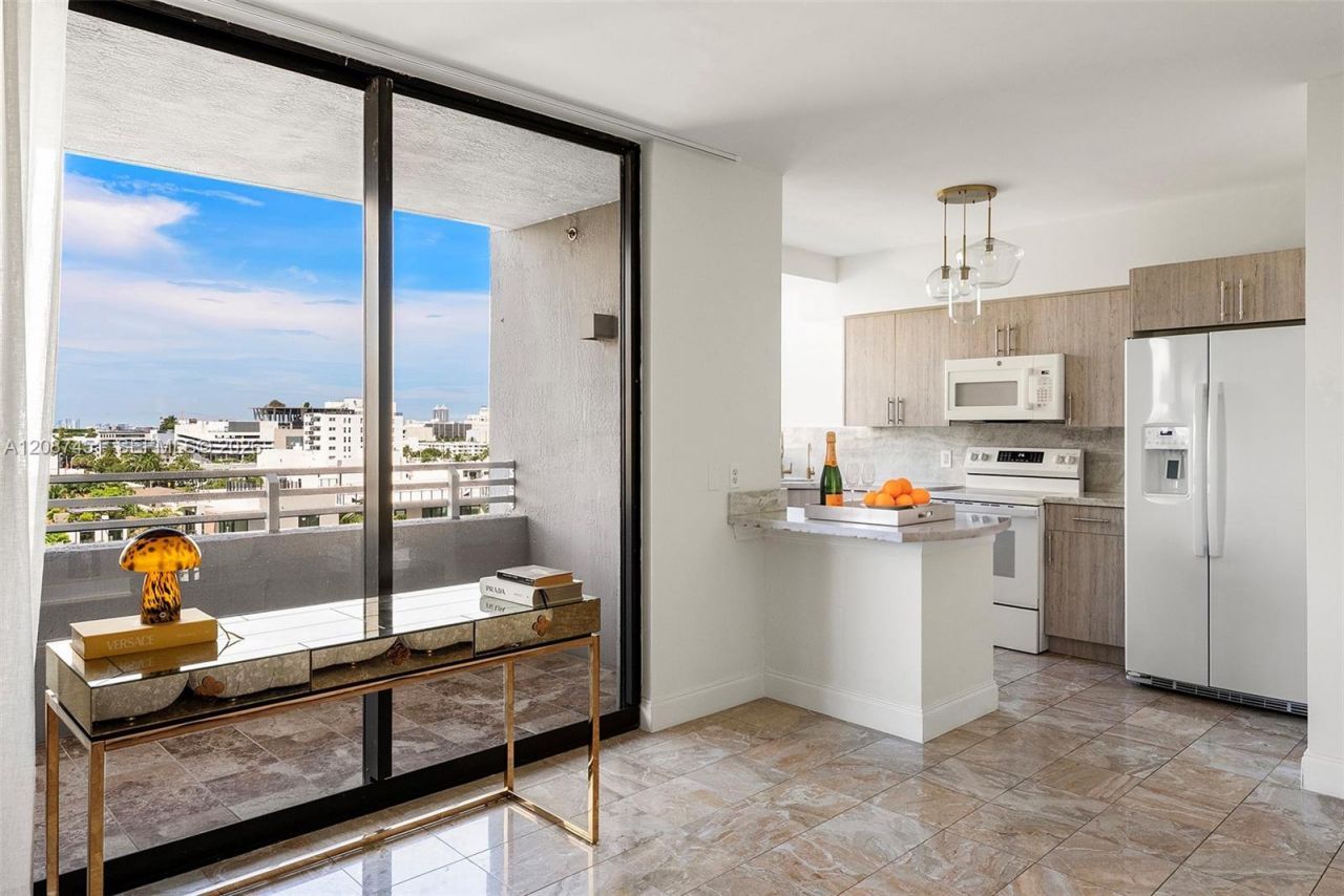 1330 West Ave , Unit 811, Miami Beach, FL 33139 Photo