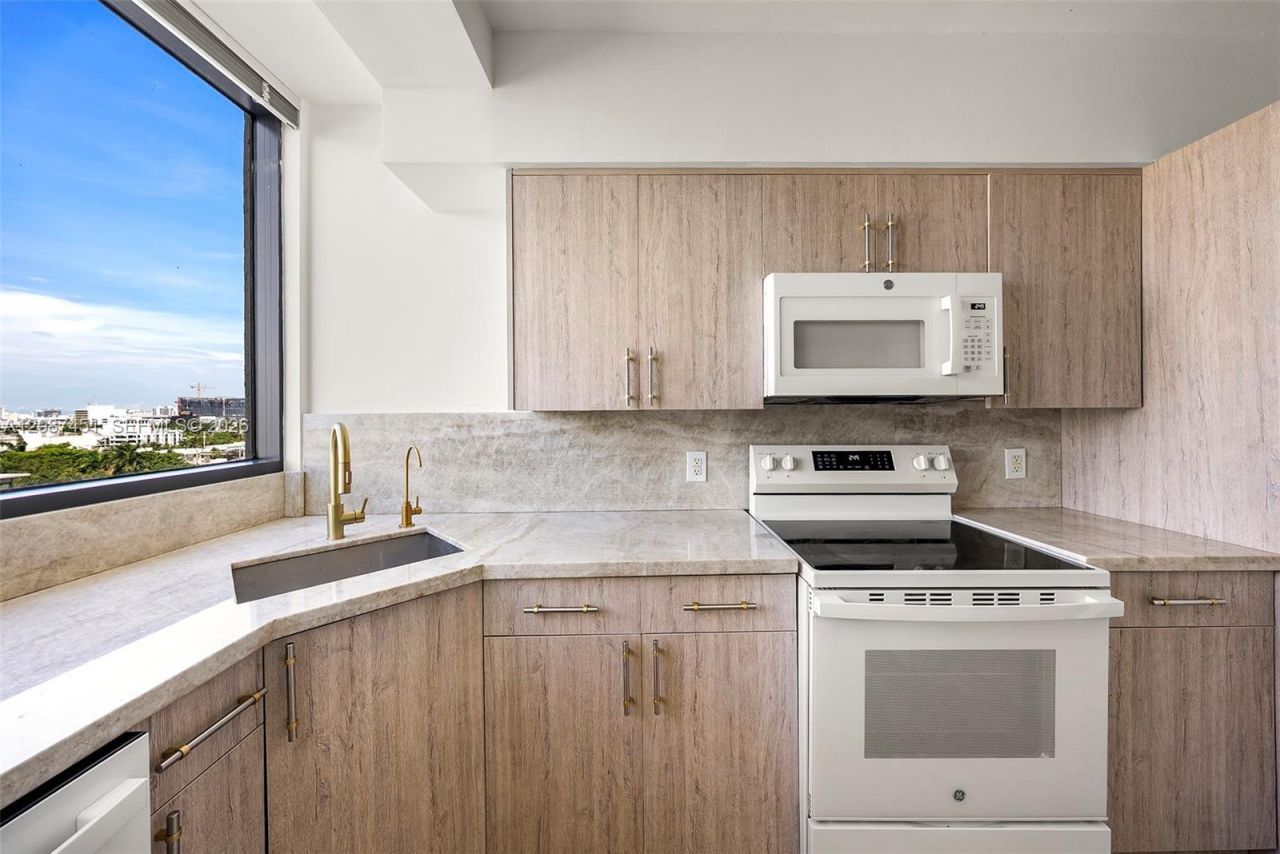 1330 West Ave , Unit 811, Miami Beach, FL 33139 Photo