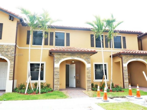 9345 W 33rd Ln , Hialeah, FL 33018