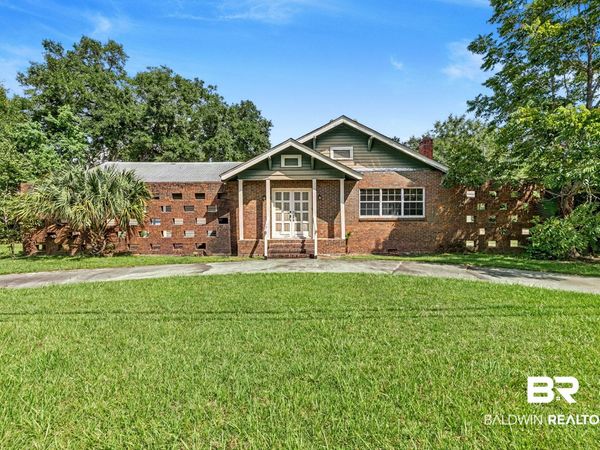 1018 Titi St, Flomaton, AL 36441