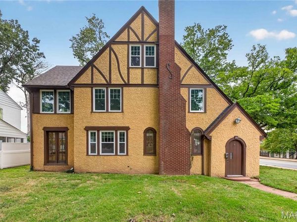 479 Catalina Avenue, Webster Groves, MO 63119