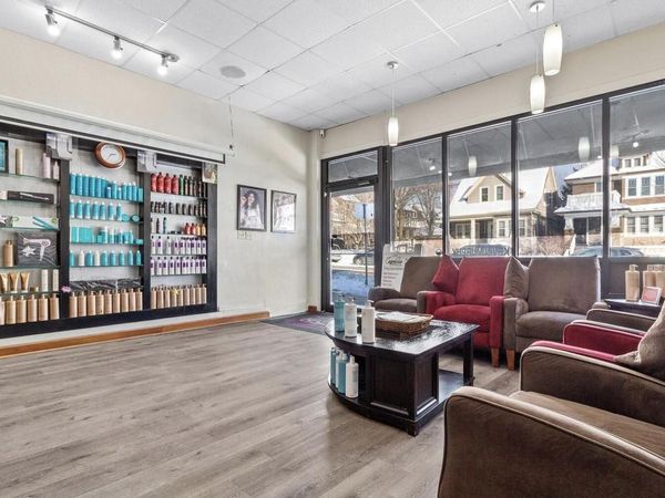 3041 N Oakland AVENUE #3043, Milwaukee, WI 53211