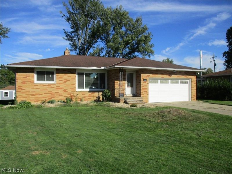 1373 N Skyline Drive, Seven Hills, OH 44131 Photo 2