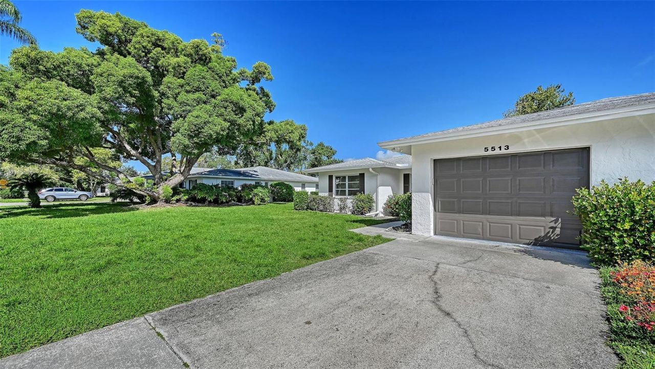 5513 Palm Aire Drive , Sarasota, FL 34243 Photo